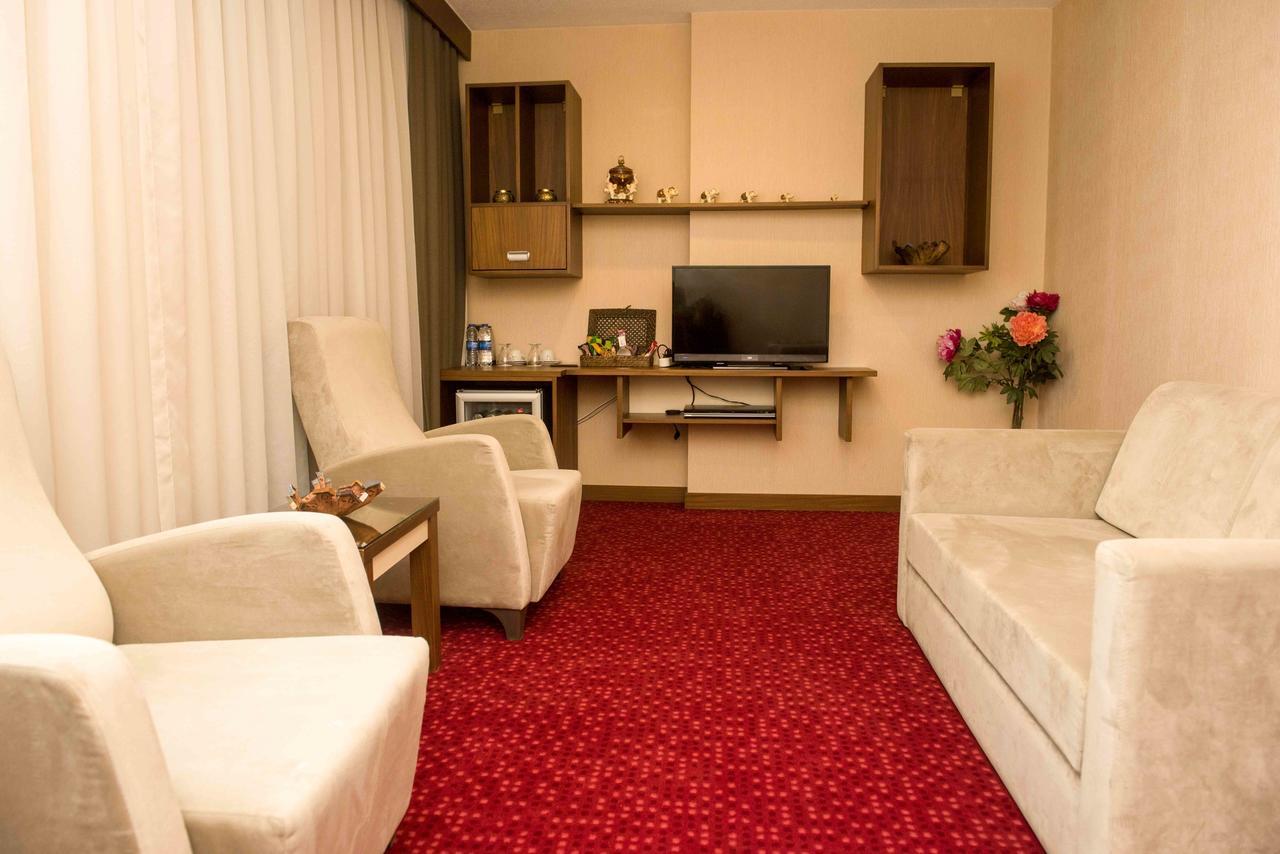 Ozgobek Ronesans Hotel De Luxe Usak Exterior photo